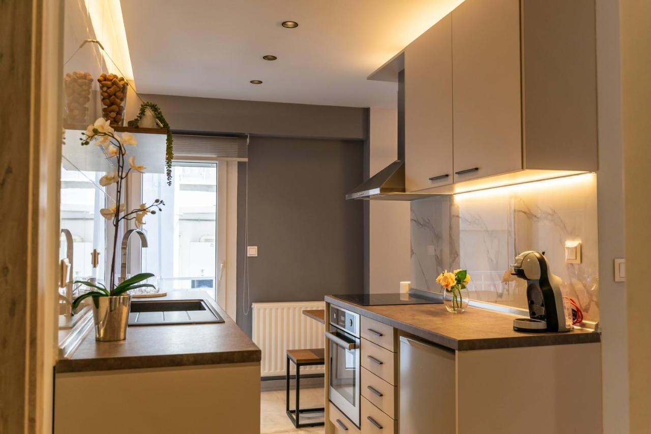Cozy Modern Apartment Inside The City Center Солун Екстериор снимка