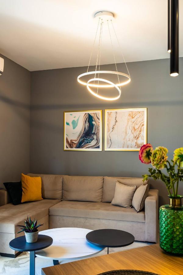 Cozy Modern Apartment Inside The City Center Солун Екстериор снимка