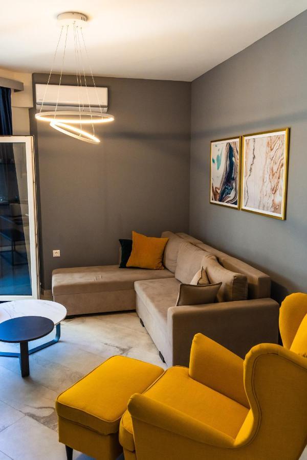 Cozy Modern Apartment Inside The City Center Солун Екстериор снимка