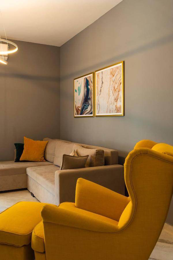 Cozy Modern Apartment Inside The City Center Солун Екстериор снимка